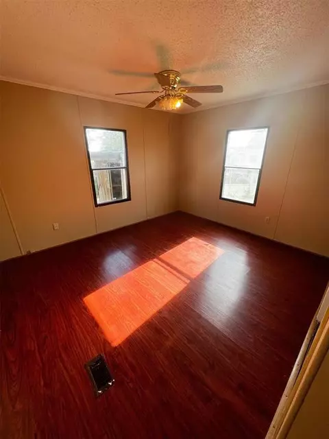 677 SE 8th St, Guymon, OK 73942 photo 8