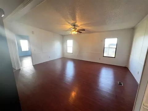 677 SE 8th St, Guymon, OK 73942 photo 5