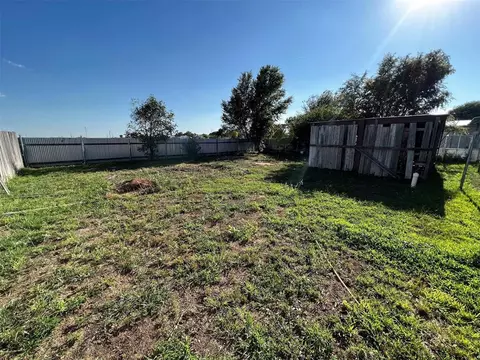 677 SE 8th St, Guymon, OK 73942 photo 3