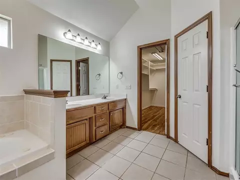 105 W End Ct, Tuttle, OK 73089 photo 11
