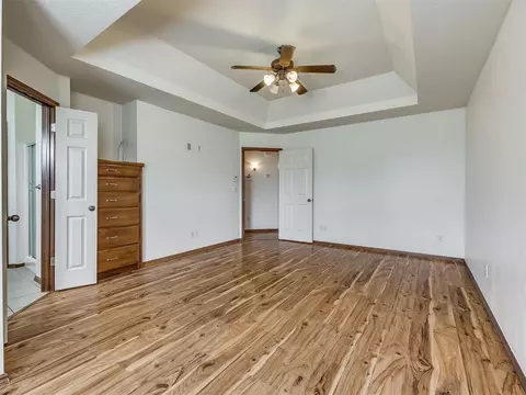 105 W End Ct, Tuttle, OK 73089 photo 10