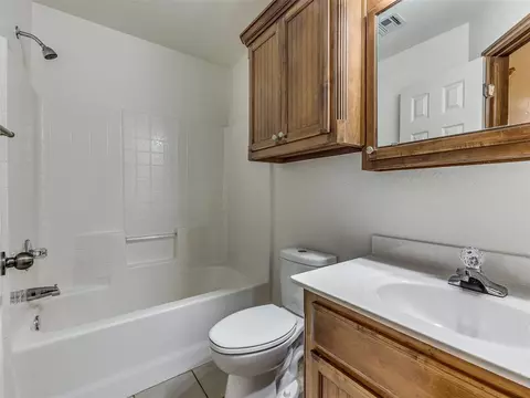 105 W End Ct, Tuttle, OK 73089 photo 14