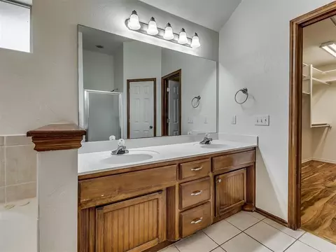 105 W End Ct, Tuttle, OK 73089 photo 12