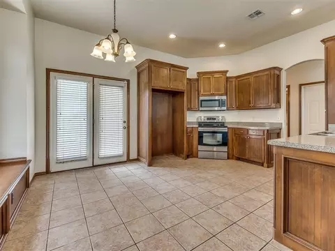 105 W End Ct, Tuttle, OK 73089 photo 6