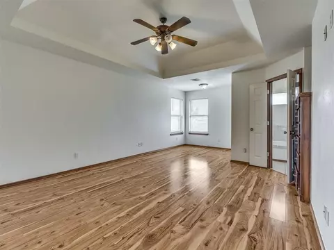 105 W End Ct, Tuttle, OK 73089 photo 8