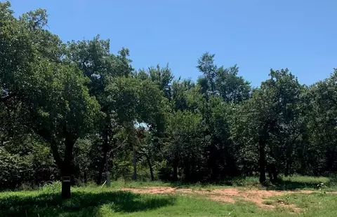 2975 E Redbud Ln, Edmond, OK 73034