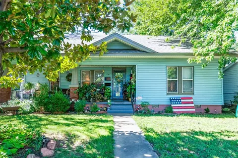 118 W 4th St, Stroud, OK 74079