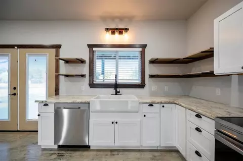 209 Tigerfish Loop, Broken Bow, OK 74728 photo 12
