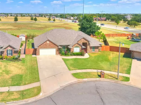 1901 Oak Dr, Moore, OK 73170 photo 9