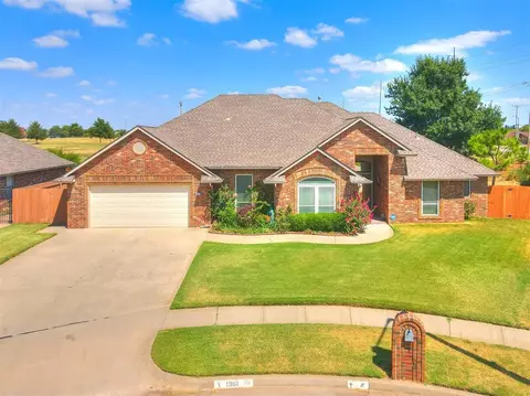 1901 Oak Dr, Moore, OK 73170 photo 8