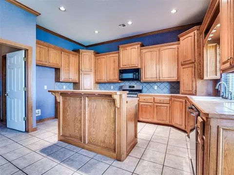 1901 Oak Dr, Moore, OK 73170 photo 16