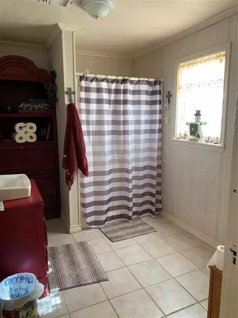 1954 E Tamarack, Altus, OK 73521 photo 4