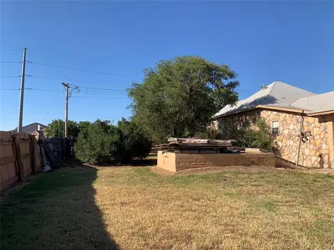 1954 E Tamarack, Altus, OK 73521 photo 16