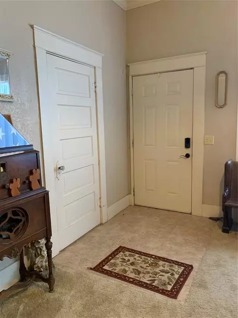 1954 E Tamarack, Altus, OK 73521 photo 3