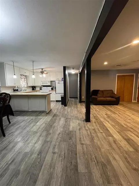 315 S Will Rogers St, Guymon, OK 73942 photo 5