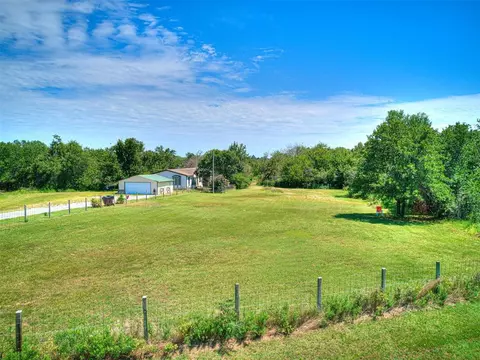105 Shady Meadows Ct, Mcloud, OK 74851 photo 3