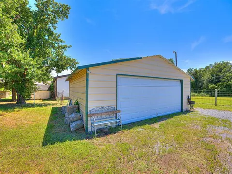 105 Shady Meadows Ct, Mcloud, OK 74851 photo 8