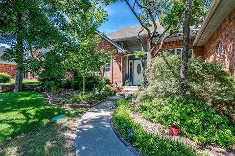 1009 Fox Lake Ln, Edmond, OK 73034