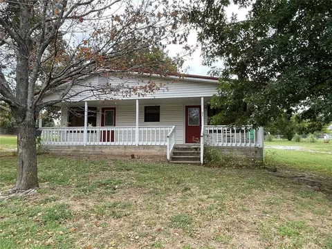 105 S Pecan St, Stratford, OK 74872