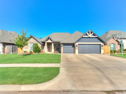4100 Acoma Dr, Moore, OK 73160