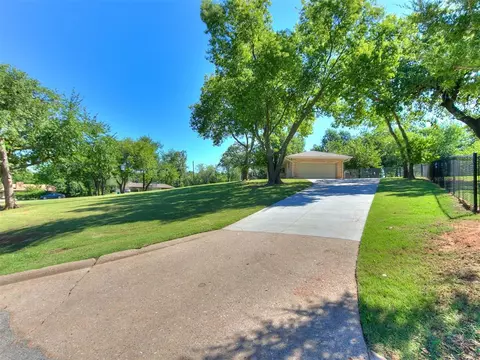 3209 E Maxwell Dr, Forest Park, OK 73121 photo 3