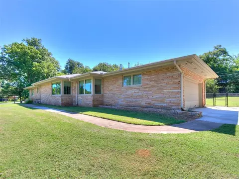 3209 E Maxwell Dr, Forest Park, OK 73121 photo 2