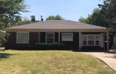 1712 Carlisle Rd, The Village, OK 73120