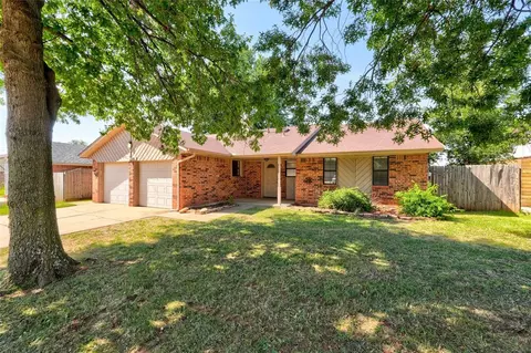 2101 Castle Rock, Edmond, OK 73003