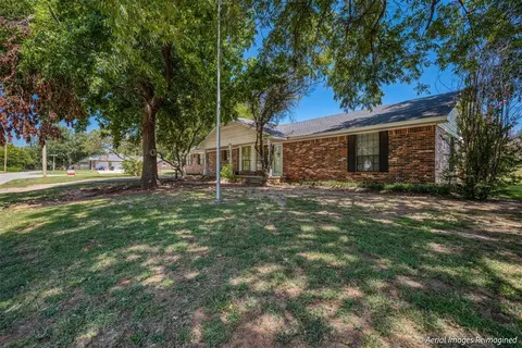 128 N 10th Ave, Purcell, OK 73080