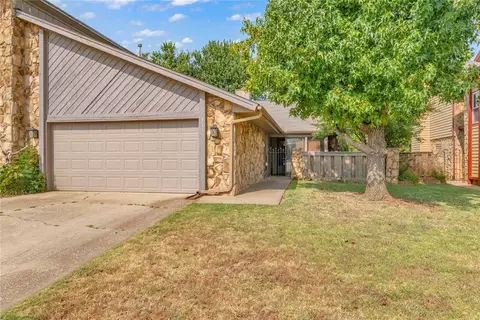 7311 Kings Manor Ct, Oklahoma City, OK 73132
