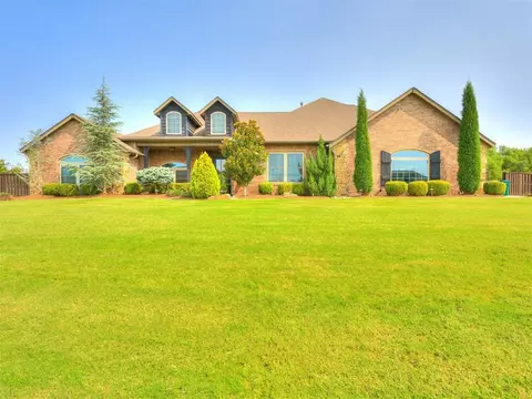 12709 SW 24th St, Yukon, OK 73099