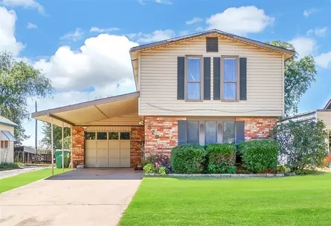 329 S Robinson St, Mangum, OK 73554
