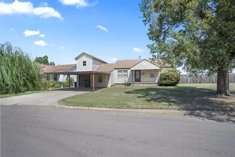 101 Oak St, Midwest City, OK 73110