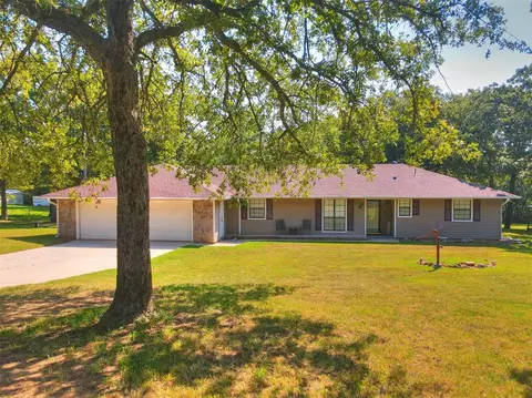 11 Cedar Ln, Shawnee, OK 74801