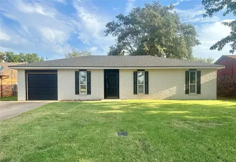 1509 W 6th St, Elk City, OK 73644