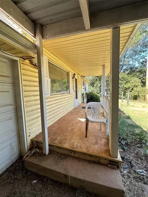 21425 Eighth St, Hinton, OK 73047 photo 9