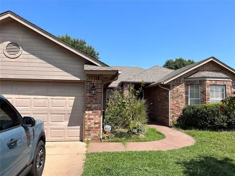 1801 Brittany Ln, Edmond, OK 73003