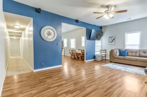 217 E Vilas Ave, Guthrie, OK 73044 photo 7