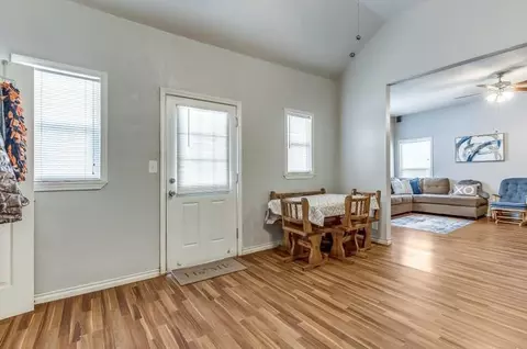 217 E Vilas Ave, Guthrie, OK 73044 photo 14