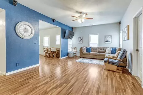 217 E Vilas Ave, Guthrie, OK 73044 photo 6