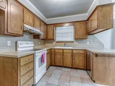 1704 Willow Brook St, Moore, OK 73160 photo 7