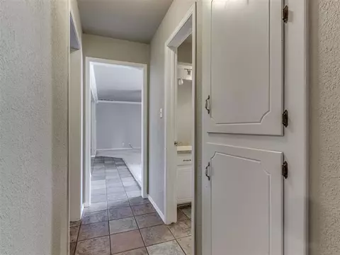 1704 Willow Brook St, Moore, OK 73160 photo 9