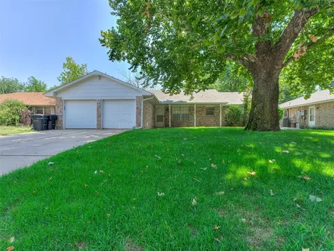 1704 Willow Brook St, Moore, OK 73160 photo 2
