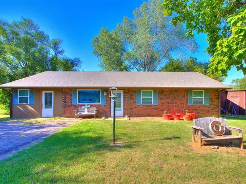 1320 E Chandler St, Shawnee, OK 74801