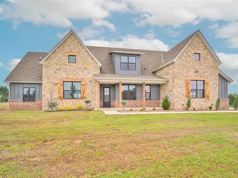 3700 Joshua Ln, Moore, OK 73165