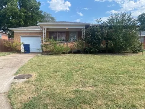 702 Cinmac St, Lindsay, OK 73052