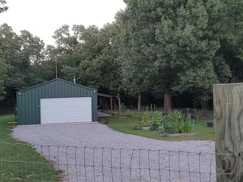 9101 Bounbonais Creek Rd, Lexington, OK 73051