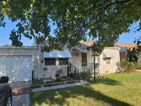 302 Monroney Dr, Midwest City, OK 73110