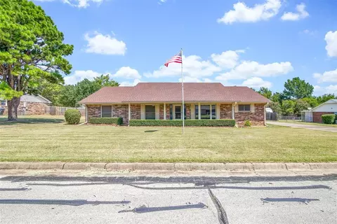 3105 Woodside Dr, Ardmore, OK 73401