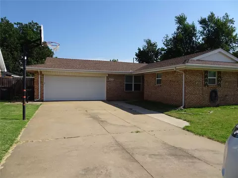 4717 Woodview Dr, Del City, OK 73115
